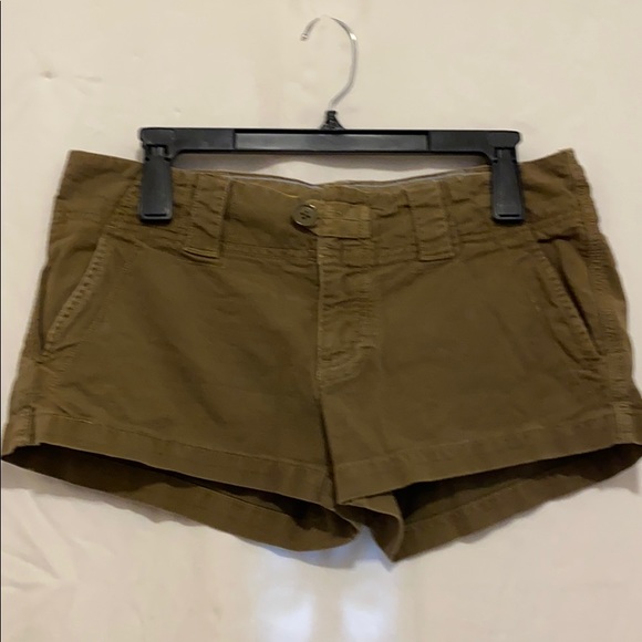 American Eagle Outfitters Size 6 olive khaki short - Picture 1 of 6
